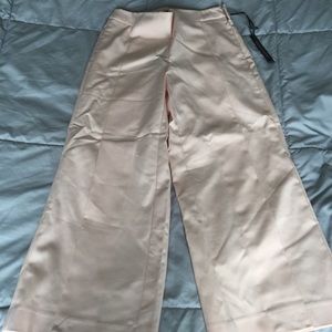 Cropped pants, great condition